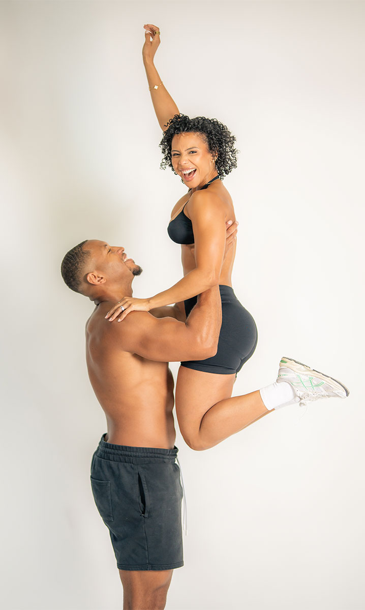 Shakeel is lifting up Iza